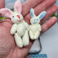 💎 ACHETEZ 1, OBTENEZ 1 GRATUIT ! 💎 Peluche Lapin Maman & Bébé dans Boîte Métallique – Cadeau de Pâques Mignon & Collectionnable 🐇🎁