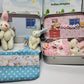 💎 ACHETEZ 1, OBTENEZ 1 GRATUIT ! 💎 Peluche Lapin Maman & Bébé dans Boîte Métallique – Cadeau de Pâques Mignon & Collectionnable 🐇🎁