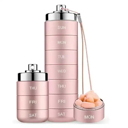 💎 -50% SUR LA BOÎTE À PILULES MÉTAL ! 💎 Étanche, 7 Jours & Gravure Laser Indélébile pour Voyages 🧳