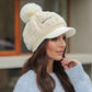 📢📢61% RÉDUCTION DERNIER JOUR! 🎁 Chapeau d’hiver femme à bord court – Doublure chaude, pompon mignon & 5 couleurs tendance ❄️👒