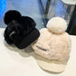 📢📢61% RÉDUCTION DERNIER JOUR! 🎁 Chapeau d’hiver femme à bord court – Doublure chaude, pompon mignon & 5 couleurs tendance ❄️👒