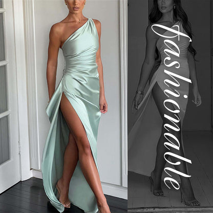 👗 PROMO FLASH 50% SUR LA ROBE LONGUE ! ✨ Robe Satin Une Épaule avec Fente – Élégante, Cintrée & Sensuelle 🌹