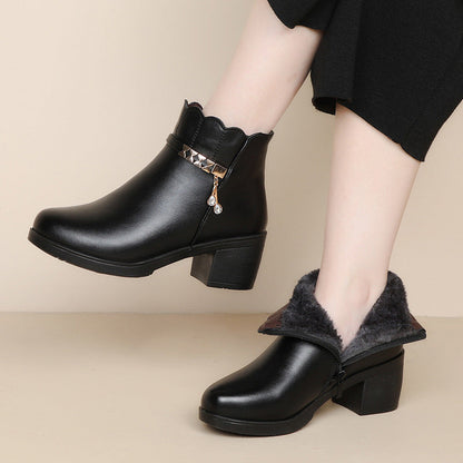 🔥 -50% POUR UNE DURÉE LIMITÉE ! Bottines hiver femme – Ultra chaudes avec doublure en peluche, semelle antidérapante, noires intemporelles. Parfaites pour le quotidien !