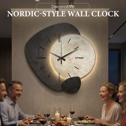 🕰️ 50% DE RÉDUCTION ! Horloge Murale Nordique Minimaliste – Design Silencieux avec Rétroéclairage LED et Style Moderne 🌲✨