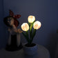 📢📢50 % de réduction !! ⏰ Lampe de Table LED Tulipe – Fleur Artificielle Réaliste + Veilleuse Chaleureuse, Décoration Romantique pour Chambre, Mariage & Cadeau 💐✨