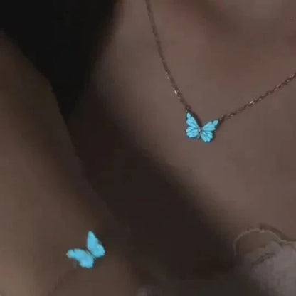 🎁 50% DE RÉDUCTION ! 🦋✨ Bijou de Printemps 2026 – Pendentif Papillon Lumineux Rechargeable (Collier & Bracelet) 🌸🌙