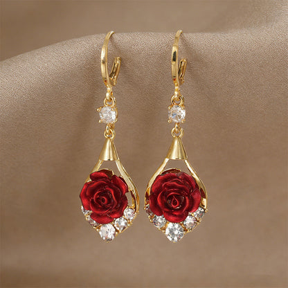 💎 60% DE RÉDUCTION ! 💎 Boucles d'Oreilles Pendantes en Forme de Rose Rouge – Design Romantique, Finition Dorée & Crystaux Étincelants 🌹💝