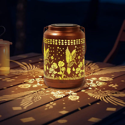 💎 -50% SUR LA LANTERNE SOLAIRE « COLIBRI » ! 💎 Ombres Magiques, Étanche IP65 & Éco-Responsable pour Jardin